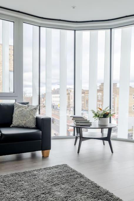 Vertigo Boutique Sleeps 4 London Кингстън на Темза Екстериор снимка