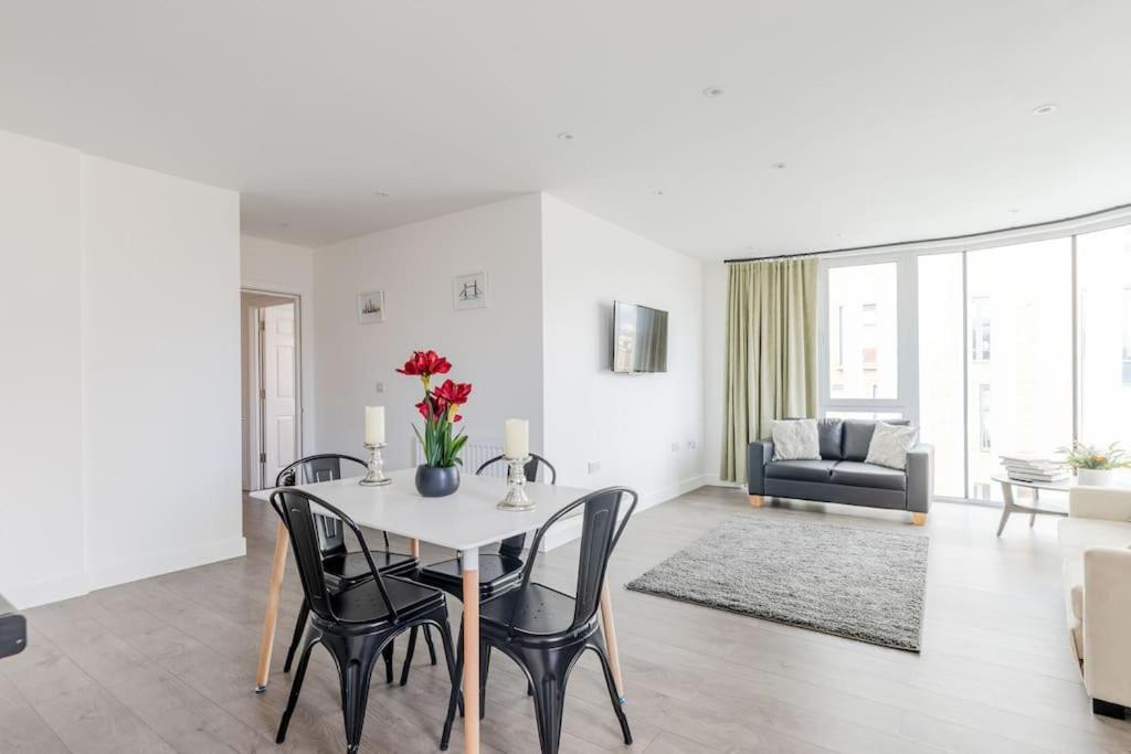 Vertigo Boutique Sleeps 4 London Кингстън на Темза Екстериор снимка