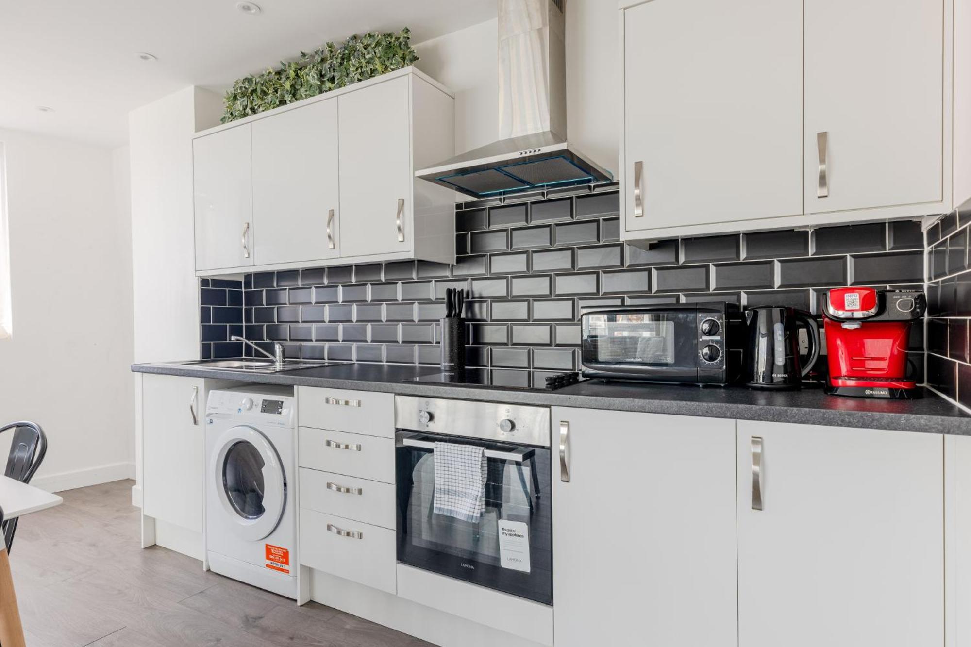 Vertigo Boutique Sleeps 4 London Кингстън на Темза Екстериор снимка