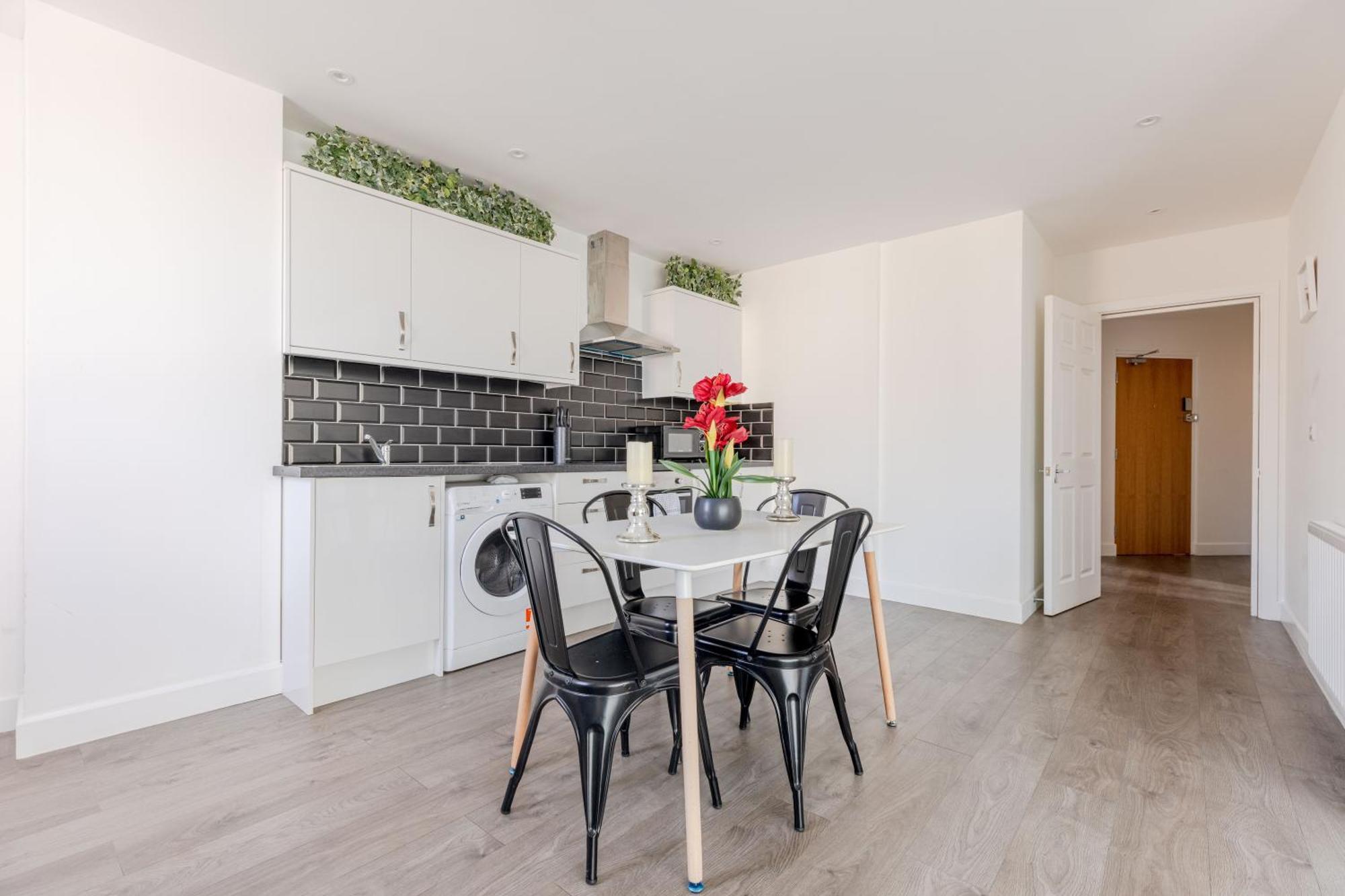 Vertigo Boutique Sleeps 4 London Кингстън на Темза Екстериор снимка